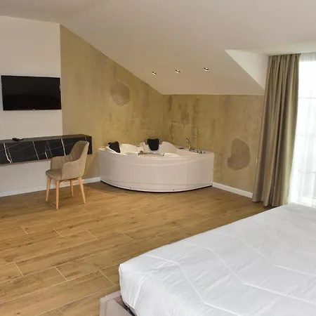 Royal Hotel Papaj