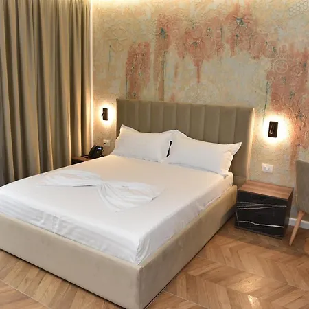Royal 4*