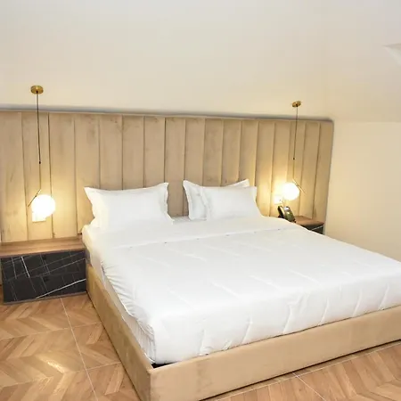 Royal Hotel Papaj