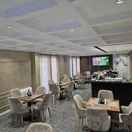 Royal Hotel 4*