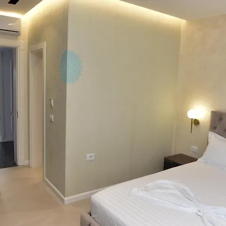 Royal Hotel