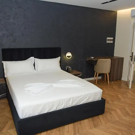 Royal 4*